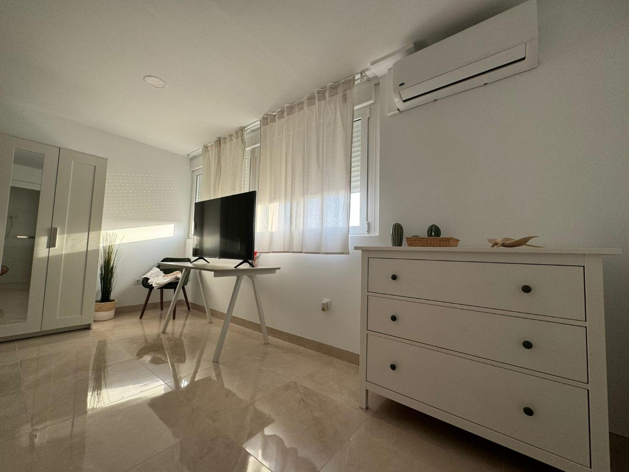 Tokyo Rooms Monsul Habitacion Premium Con Bano Privado Almeria Bagian luar foto